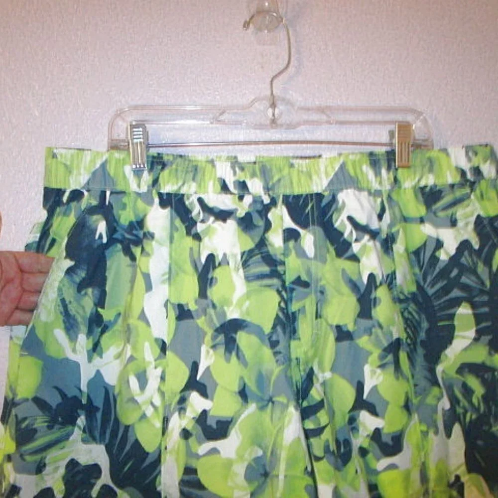 The North Face Men's Size XL Swim Trunks Floral Camo Green 7